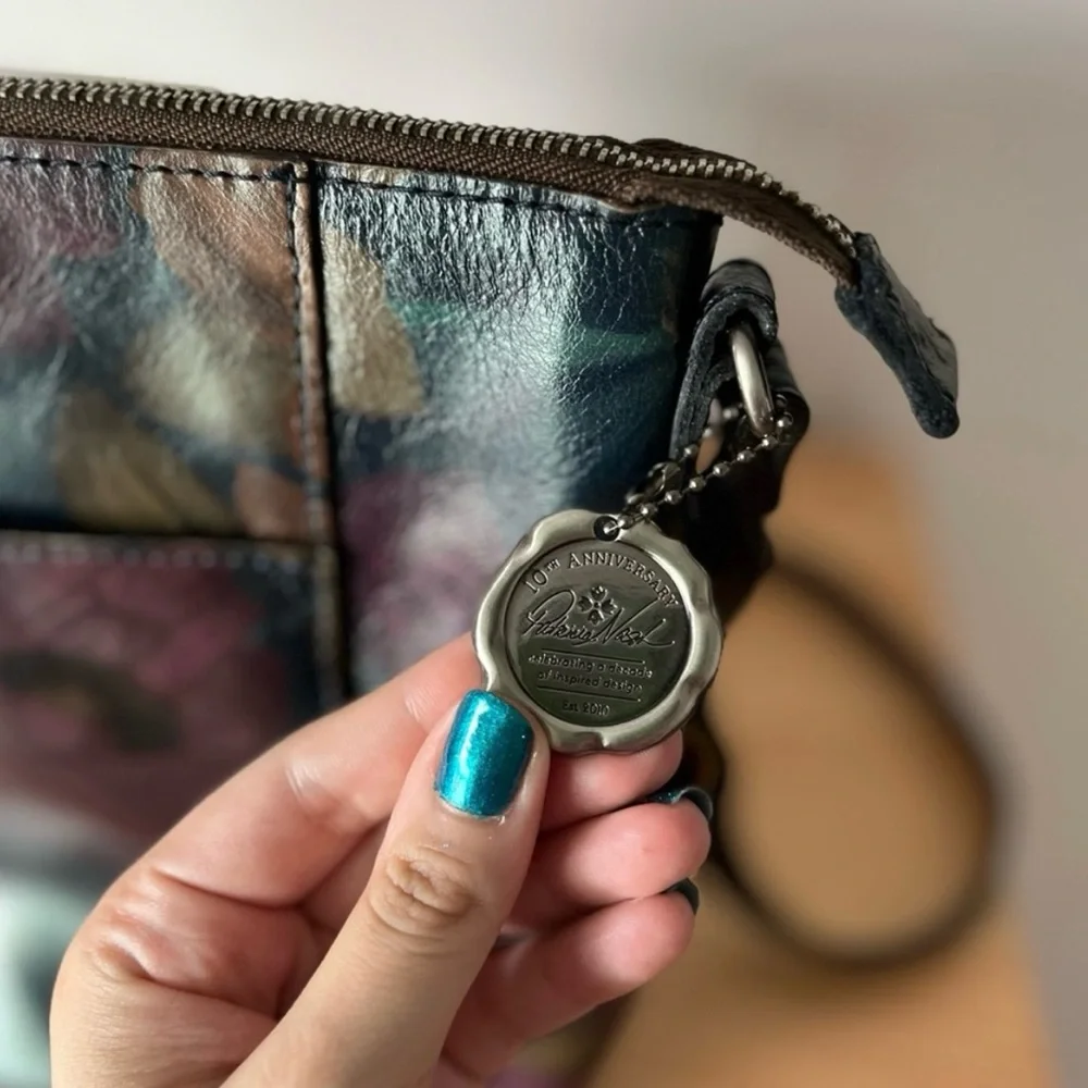 Patricia Nash Floral Crossbody Bag - Picture 5 of 17